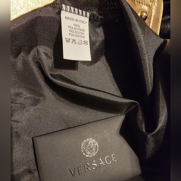 NWT's Versace Vintage EXTREAMLY RARE Authentic Quilted Gold Leather Bag - Picture 16 of 16